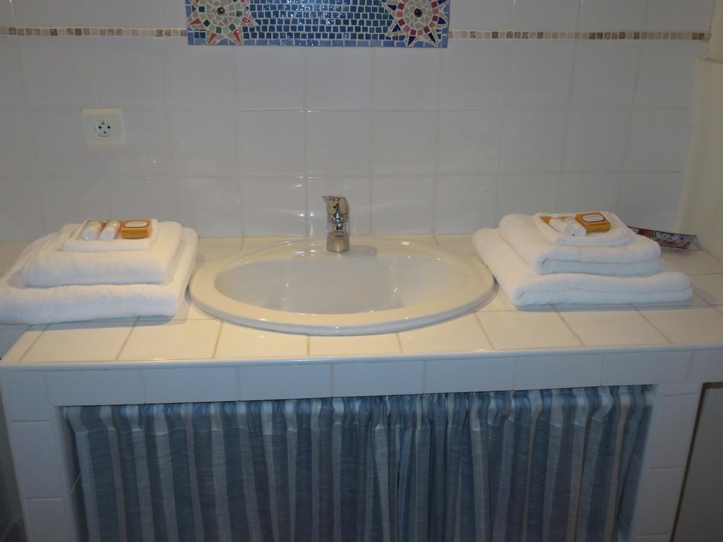 Le Clos Des Canebiers Bed & Breakfast Grasse Room photo