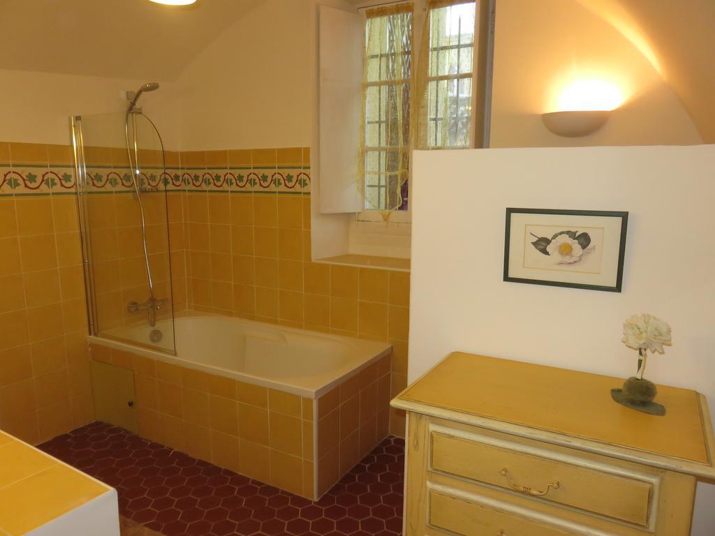 Le Clos Des Canebiers Bed & Breakfast Grasse Room photo