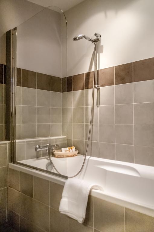 Le Clos Des Canebiers Bed & Breakfast Grasse Room photo