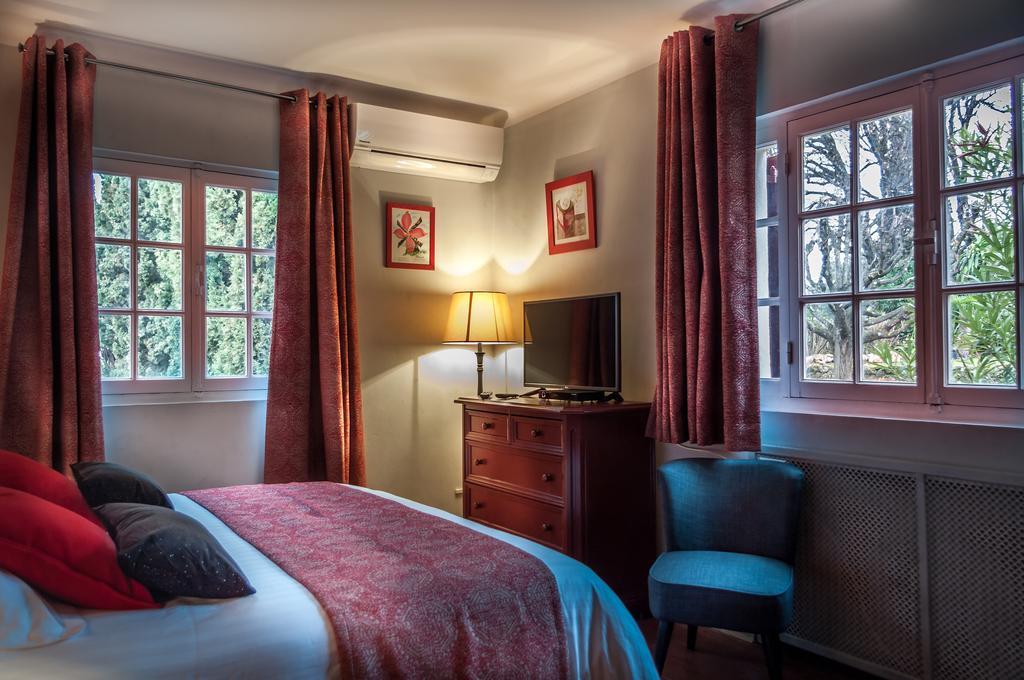 Le Clos Des Canebiers Bed & Breakfast Grasse Room photo